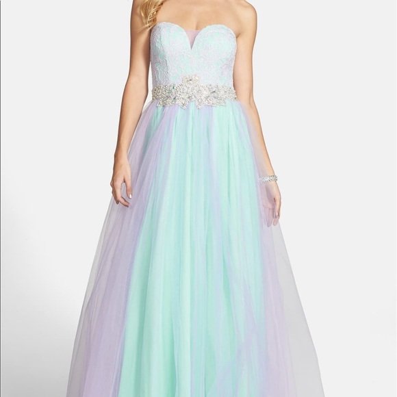 SOLD! Way In Ombre Gown - Picture 1 of 4
